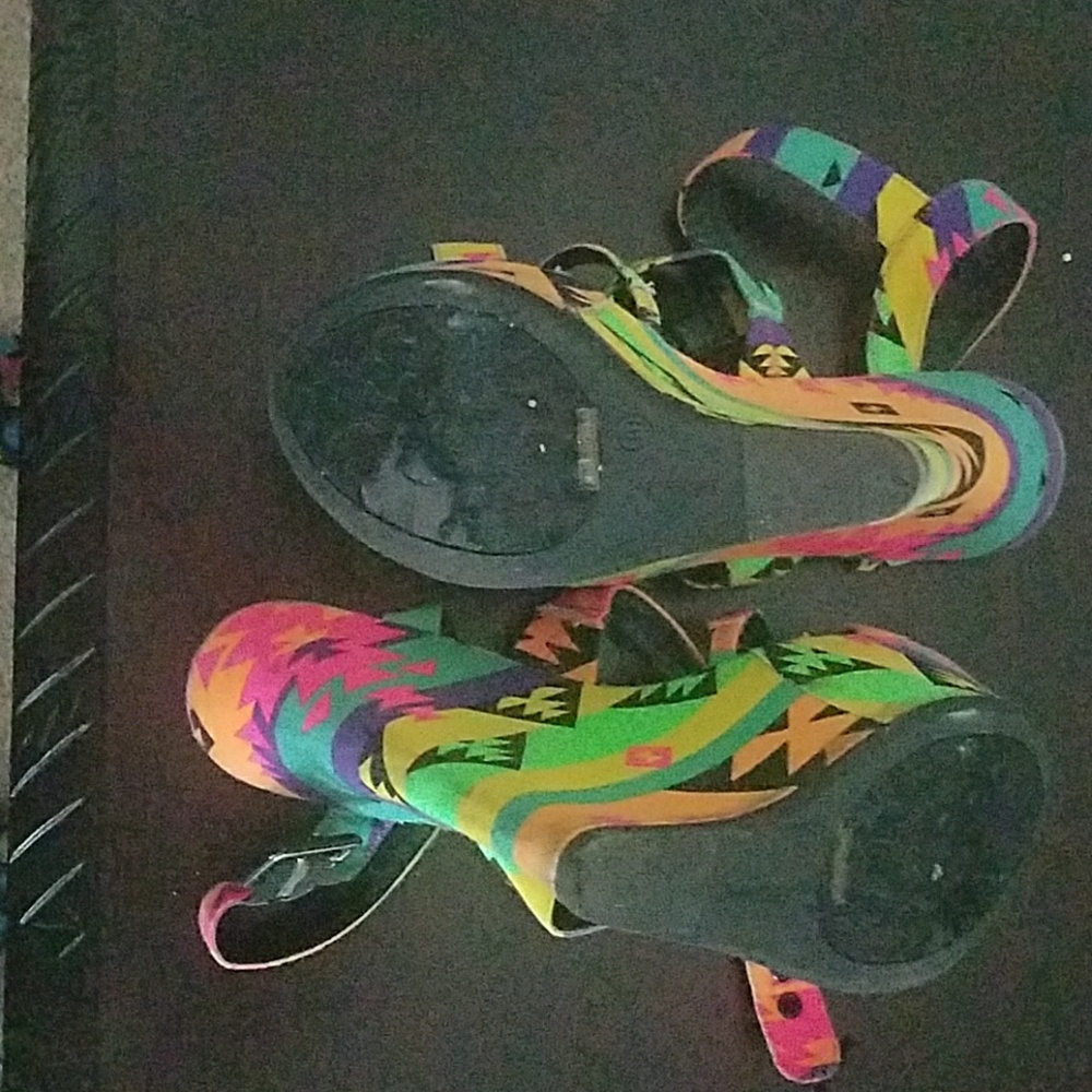 Multi Color Wedges - Picture 5 of 5